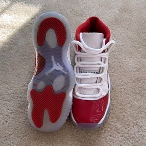 Jordan 11 Cherry Size 5y (Grade School 5)